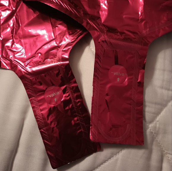 Adorable 2PK New Jumbo 32" Red Love Kiss Heart Balloons - Picture 2 of 5